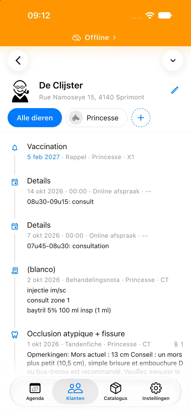 Application VETCloud hors ligne : dossier client avec la barre orange hors ligne